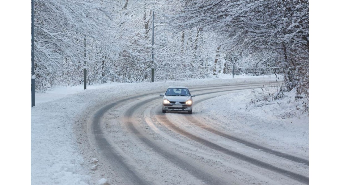 https://www.goodtogosafety.co.uk/image/cache/catalog/Blog/Driving-in-Snow-1100x600.jpg