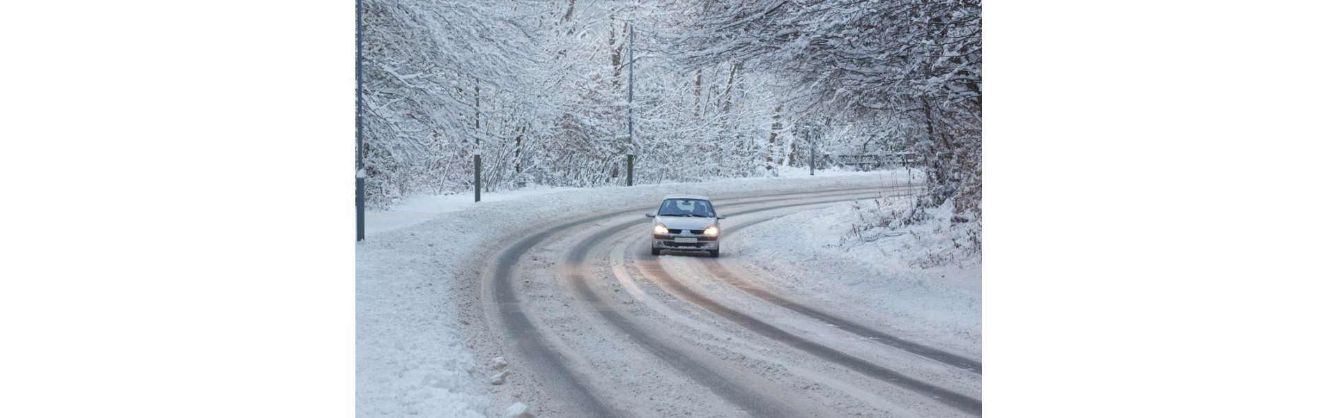 https://www.goodtogosafety.co.uk/image/cache/catalog/Blog/Driving-in-Snow-1920x600.jpg