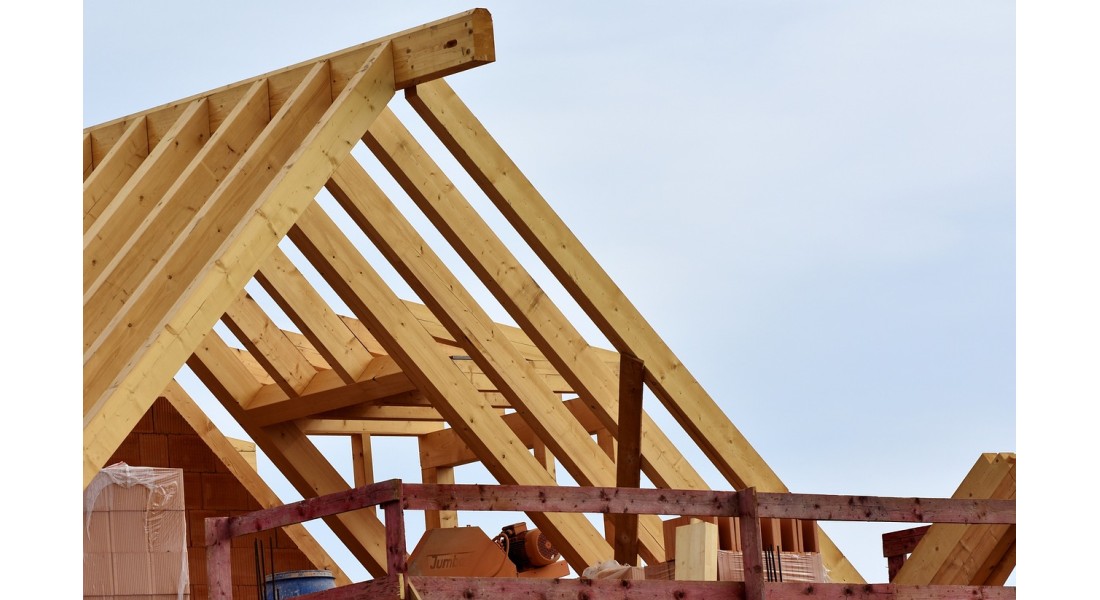 https://www.goodtogosafety.co.uk/image/cache/catalog/Blog/Roof-Trusses-1100x600.jpg