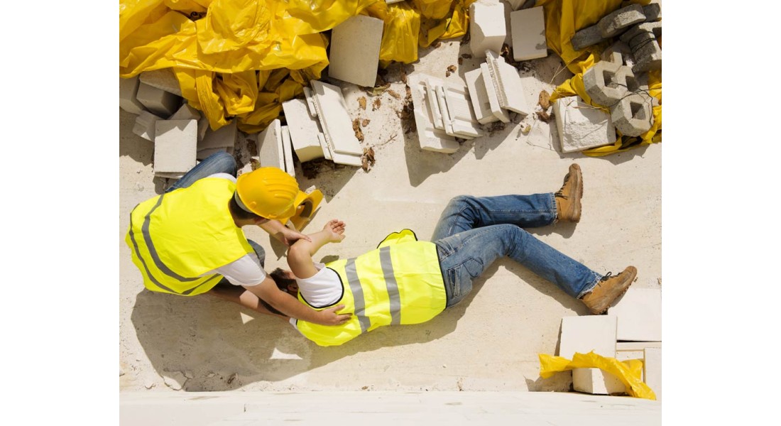 https://www.goodtogosafety.co.uk/image/cache/catalog/Blog/Roofer-1100x600.jpg