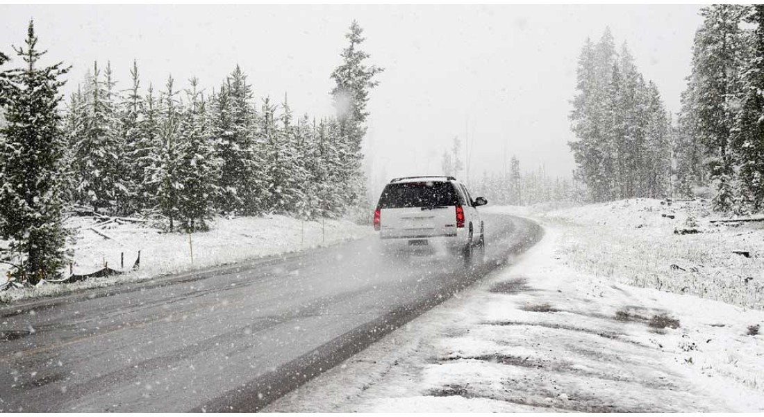 https://www.goodtogosafety.co.uk/image/cache/catalog/Blog/Snow-1100x600.jpg