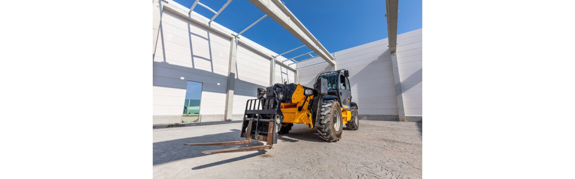https://www.goodtogosafety.co.uk/image/cache/catalog/Blog/Telehandler-Fencing-1920x600.jpg