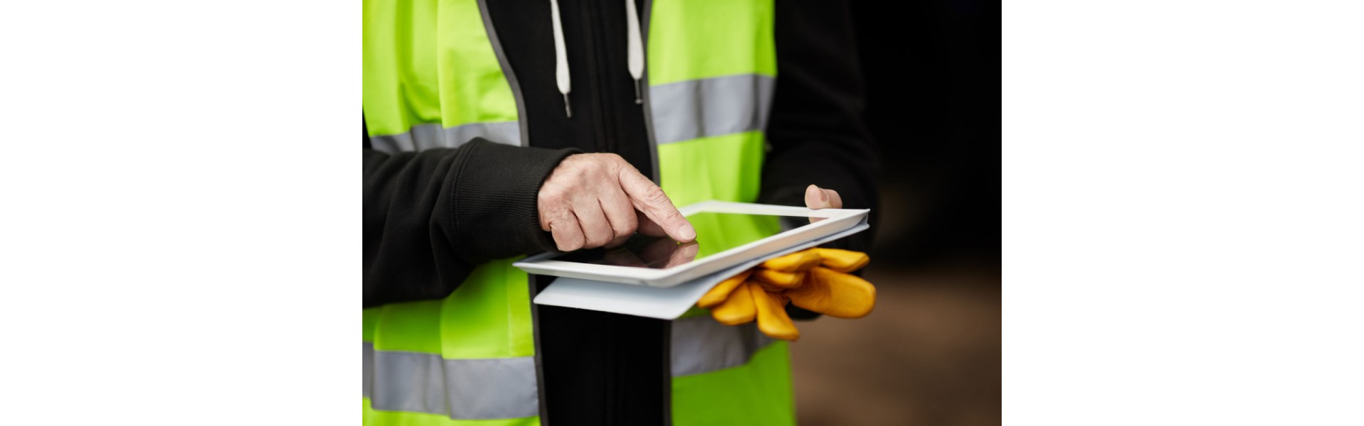 https://www.goodtogosafety.co.uk/image/cache/catalog/Blog/Worker-using-Ipad-1920x600.jpg