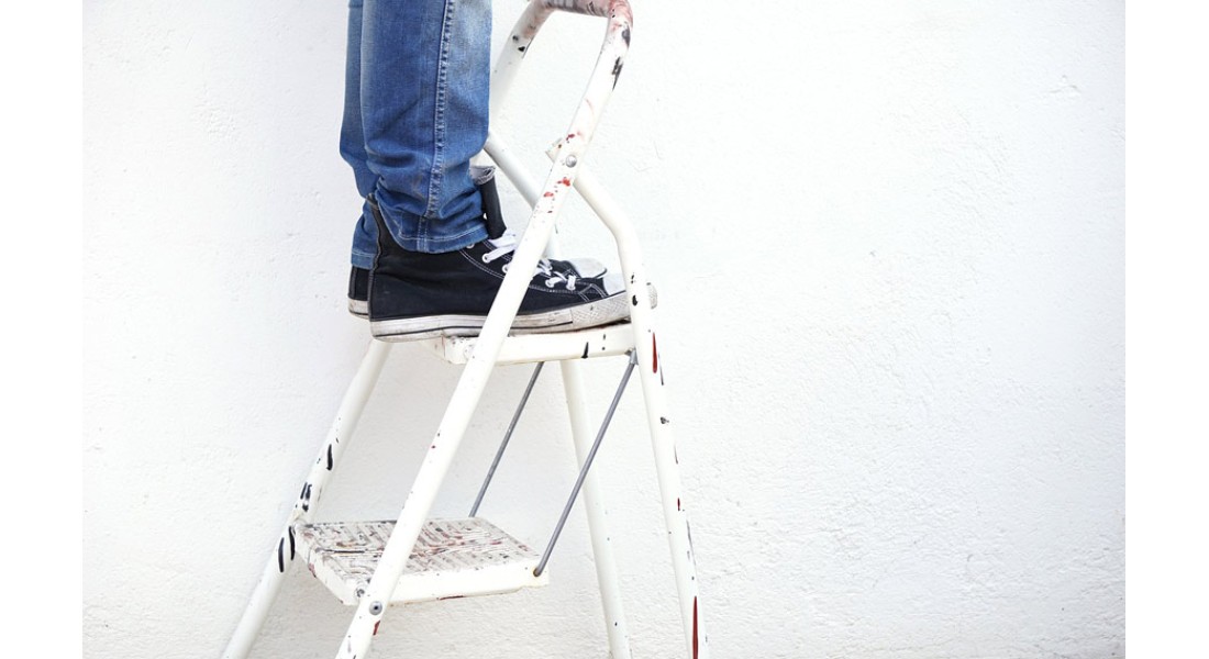 https://www.goodtogosafety.co.uk/image/cache/catalog/Blog/ladder-0-1100x600.jpg