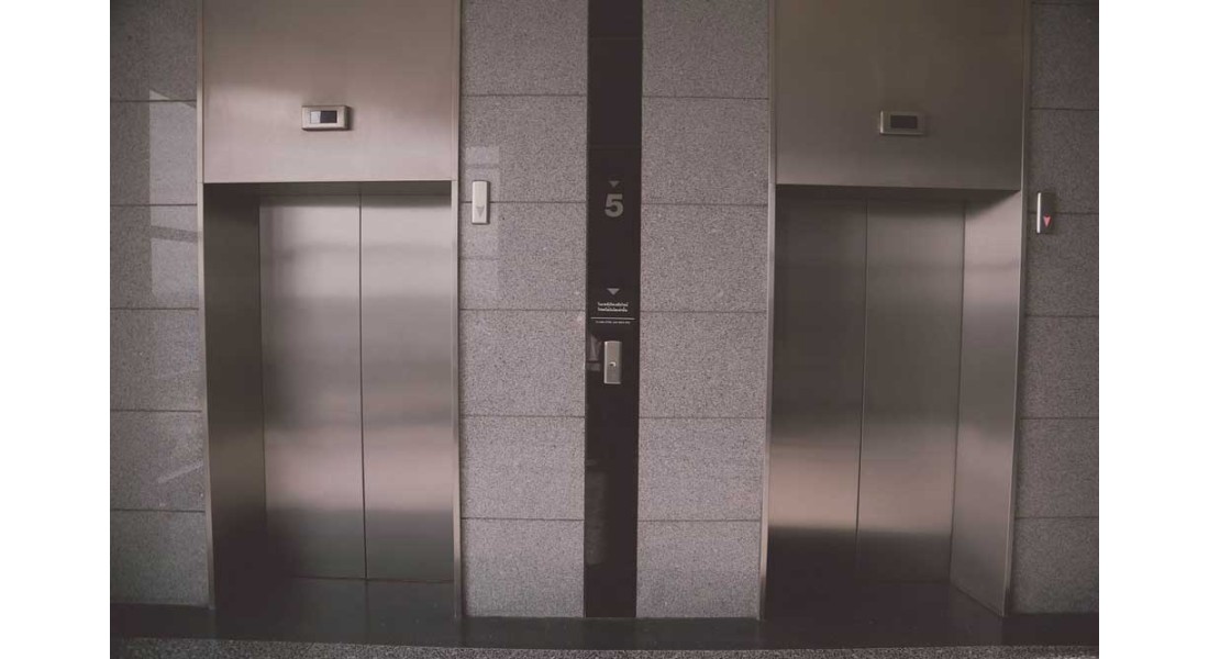 https://www.goodtogosafety.co.uk/image/cache/catalog/Blog/lift-1100x600.jpg