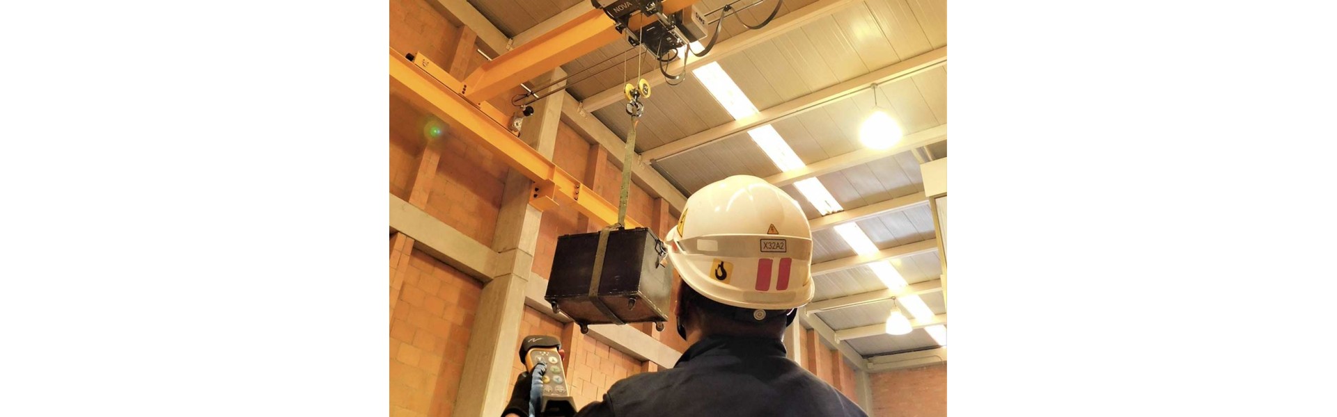 https://www.goodtogosafety.co.uk/image/cache/catalog/Blog/overhead-crane-1920x600.jpg