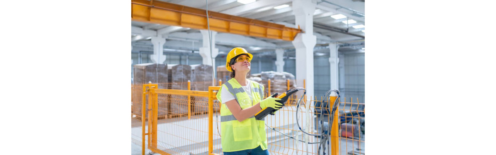 https://www.goodtogosafety.co.uk/image/cache/catalog/Blog/overhead-crane2-1920x600.jpg